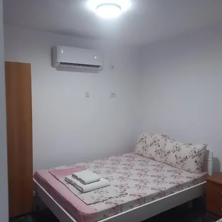 λευκό σπίτι Ksamil