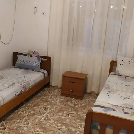 λευκό σπίτι Ksamil