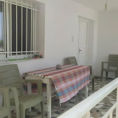 Βίλα λευκό σπίτι Εξαμίλιο