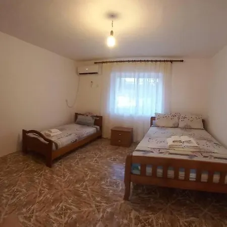 Βίλα λευκό σπίτι Εξαμίλιο