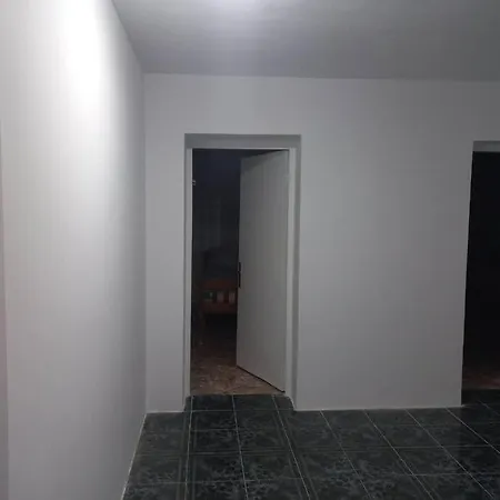 λευκό σπίτι *