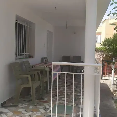 λευκό σπίτι فيلة *